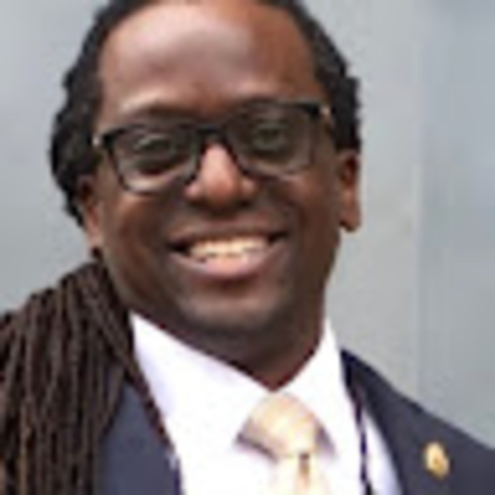 Meet your Posher, Byron l.
